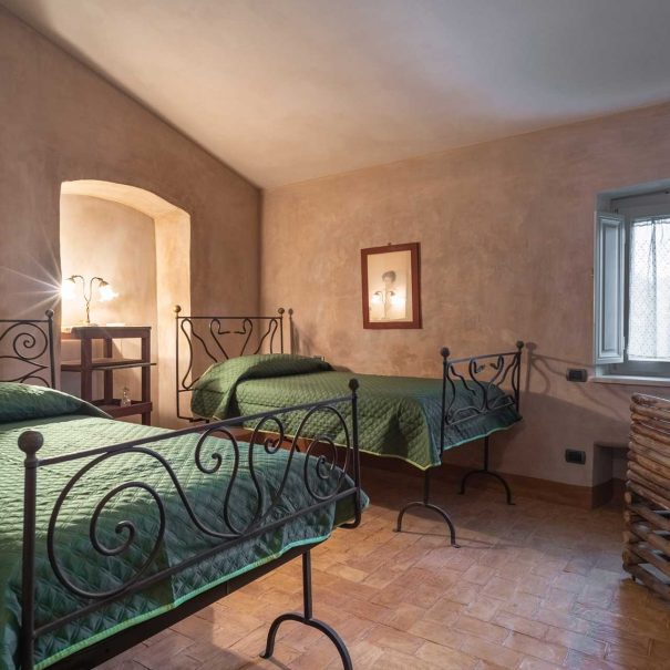 Letto singolo Large nella Casa Vacanze Dimora Cagnazzi ad Altamura. B&B in Dimora Storica in Puglia, a pochi Km da Matera.