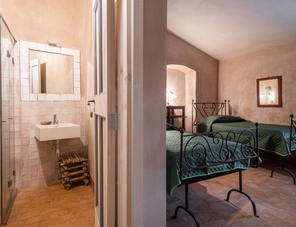 Bagno in camera nella Casa Vacanze Dimora Cagnazzi ad Altamura in Puglia, Bari. B&B dotato di tutti i comfort.